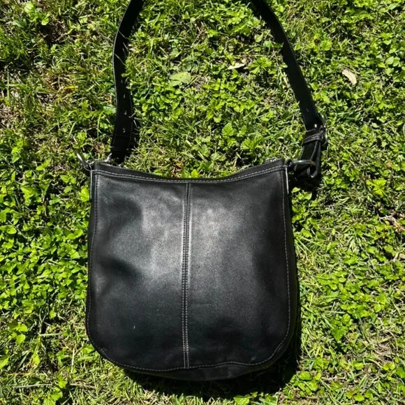 Coach F14018 CHELSEA Black Leather Shoulder Bag - Picture 2 of 5